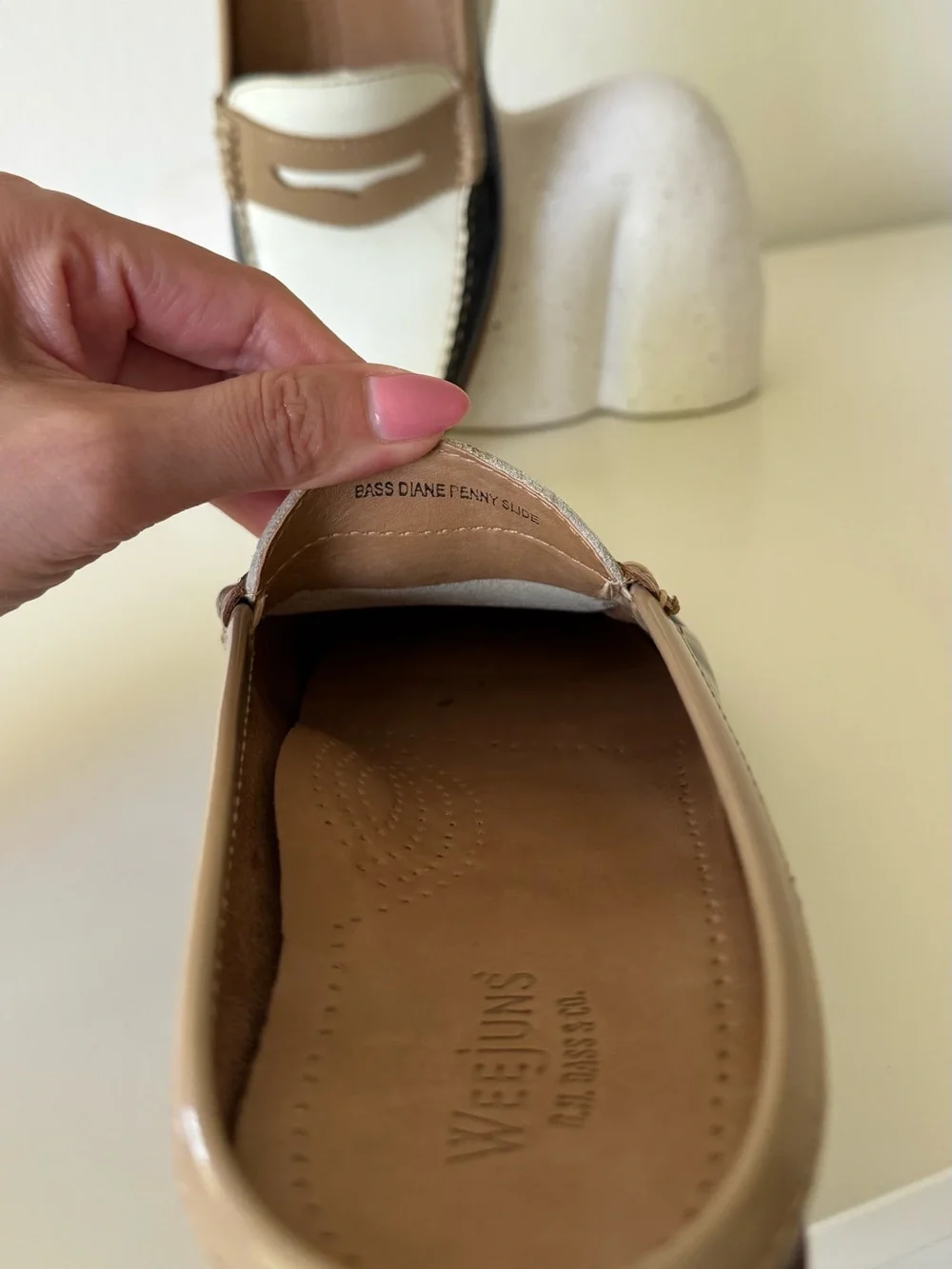 G.H. Bass & Co. Weejuns Tri-Color Diane Penny Slides, White, Tan & Navy 5.5 - Picture 2 of 10